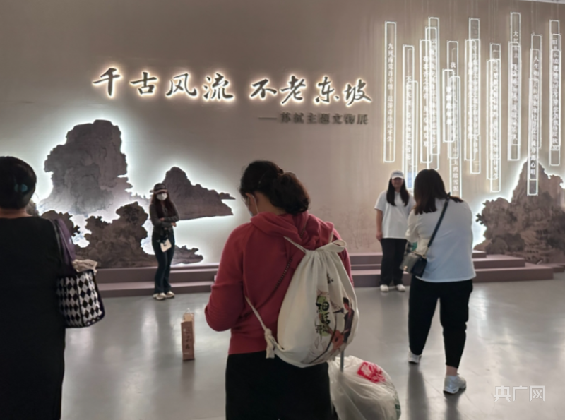 今年春节海南旅游业缘何再创新高? 专家:自贸港吸引游客人数和消费双增长(图5) 今年春节海南旅游业缘何再创新高? 专家:自贸港吸引游客人数和消费双增长(图5)